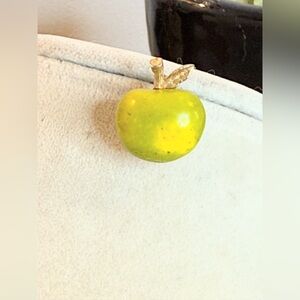 Vintage Green Apple Brooch Fruit Figural Gold Tone Retro Enamel Pin